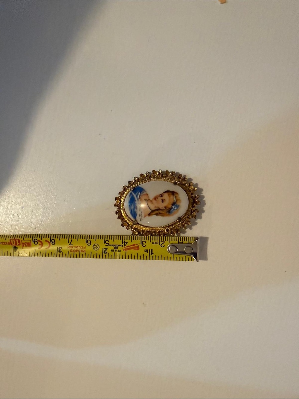 Vintage Limoges France Porcelain Portrait Brooch Victorian Lady Gold Tone Pin - Picture 6 of 7